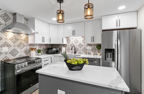 Lake Geneva Villa | Experience Lake Geneva in a gorgeous modern home