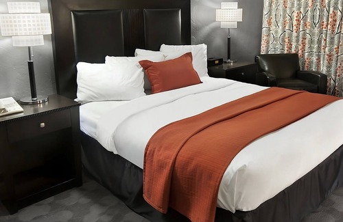 Downtown Las Vegas Hotel | Experience Las Vegas Like No Other! Awesome Unit Near at The Strip! Free Parking