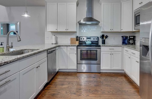 East Hill House | Experience Local Life in Long-Term Home w Yard!