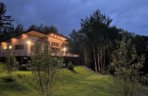 Bethlehem House | Experience luxury and comfort at the Retreat at Arrowhead in Bethlehem, NH