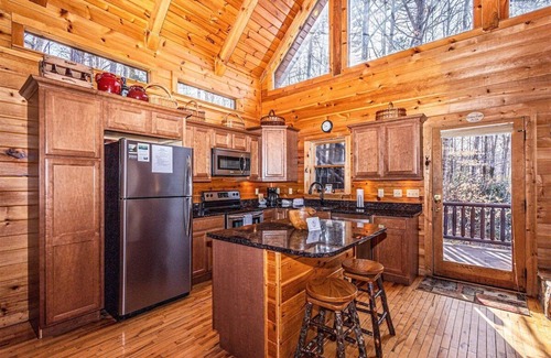 Almond Cabin | Experience mountain serenity at White Tail Hollow