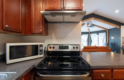 Basye House | Experience nature's charm! Retreat near Bryce Resort/George Washington Forest