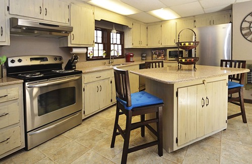 Hendersonville House | Experience Old World Charm with Modern Conveniences.