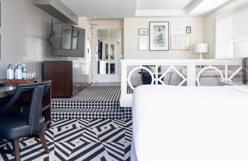 Norma Triangle Hotel | Experience Peaceful and Dazzling Sunset in Modern Suite! 3 Units, Rooftop Pool!
