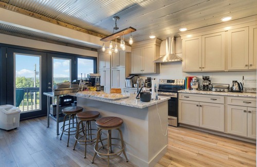 Sloans Valley House | Experience Relaxation and Fun at Lake Cumberland Resort