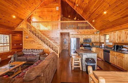 Almond Cabin | Experience serene lake views at the 3-bedroom Morning View Over Lake Fontana Cabin