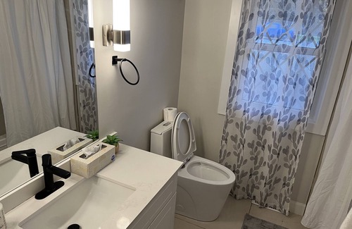 London House | "Experience Short-Term Rental Luxury in Our Beautiful and safe Units"