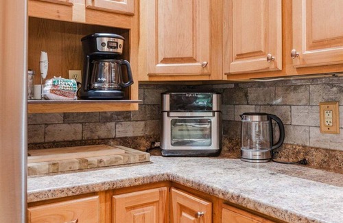 Whittier House | Experience the charm of Wally's Kabin