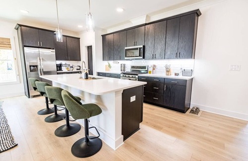 Apex House | Experience "The Grande 532" in Downtown Apex!
