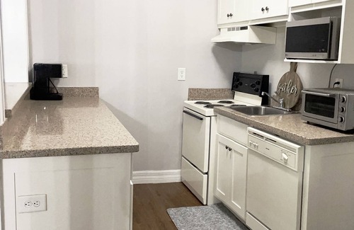 Athens Apartment | Experience the ❤️ of Athens w/ lots of fun options