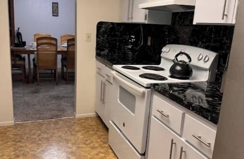 Sarasota Springs House | Experience The Perfect Blend of Comfort & Convenience In This Charming Cozy Home