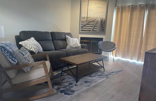 Mid America Condo | Experience the Ultimate Getaway in Hot Springs' premier Condo with Lake Views