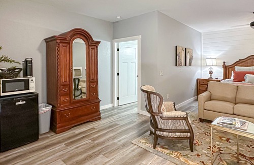 Sylva Apartment | Experience upscale comfort with central AC, coffee maker in Dillsboro
