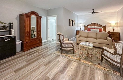 Sylva Apartment | Experience upscale comfort with central AC, coffee maker in Dillsboro