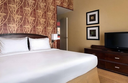Las Vegas Hotel | Experience Vegas! Modern Suite! Outdoor Pool, OnSite Cafe!