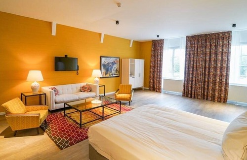Alkmaar Hotel | Explore Alkmaar from Historic Prison Room