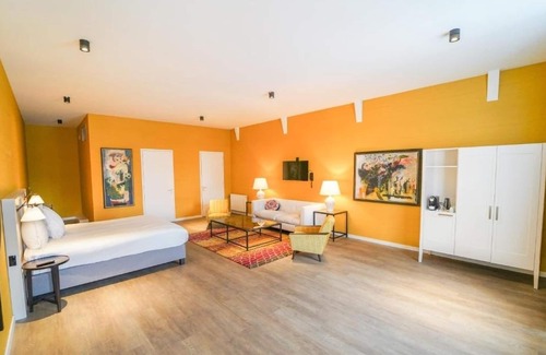 Alkmaar Hotel | Explore Alkmaar from Historic Prison Room
