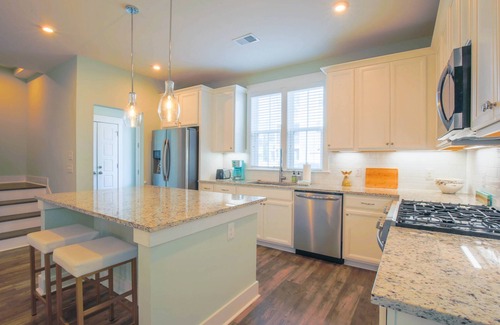 North Charleston House | Explore Charleston & Its Beaches From This Dog Friendly, Two Story Home Within Park Circle