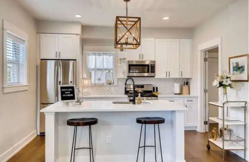 Berkeley House | EXPLORE CO-Gorgeous unit for 4. Super central.
