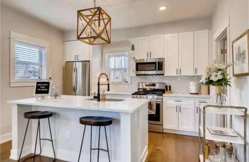 Berkeley House | EXPLORE CO-Gorgeous unit for 4. Super central.
