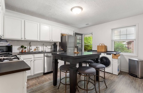 College Heights House | Explore Decatur from a Warm 2BR Bungalow with Outdoor Firepit | Walking Distance to Food + Drinks