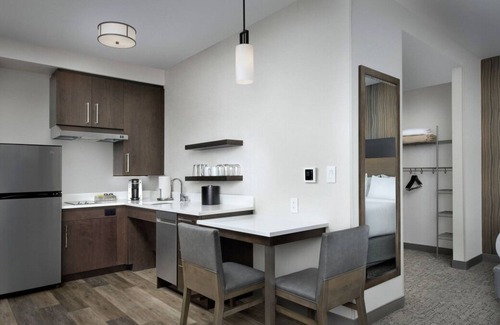 Bozeman House | Explore Downtown Bozeman! FREE Breakfast, Private Kitchen, Pool, Pets Allowed!