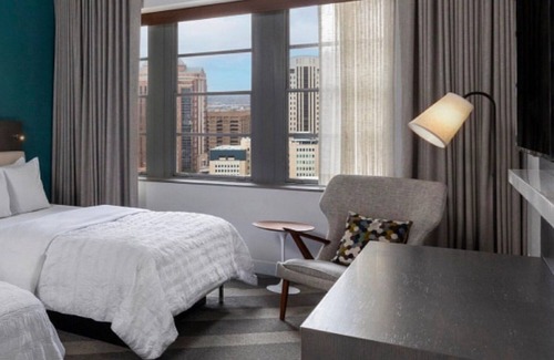 Downtown Houston Hotel | Explore Houston in a Pet Friendly Unit!