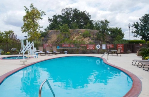 Thousand Oaks House | Explore the beautiful Conejo Valley Botanic Garden! Outdoor Pool, Pets Allowed!