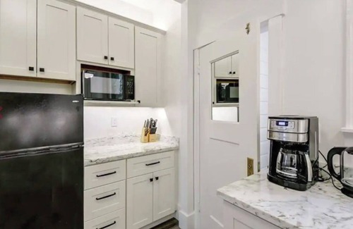 Mission District Apartment | Explore the City from the Beautiful, Victorian, Liberty Hill