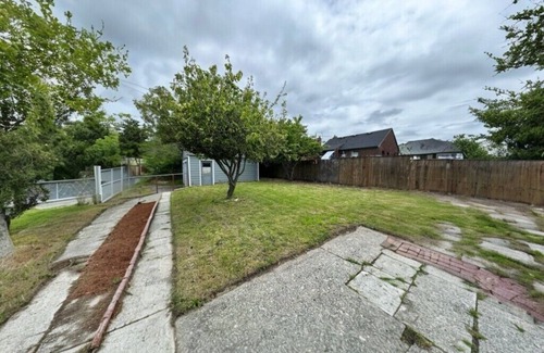 North Beacon Hill House | Explore the Pacific Northwest! Ultimate location. Unit B, 1st floor.