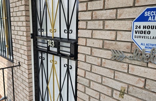 East New York Apartment | Expuiste, charming 2-bedroom apartment with AC, WiFi in beautiful ENY Brooklyn