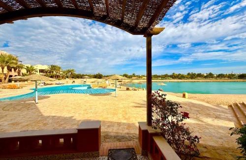 El Gouna Apartment | Exquisite 1BR Chalet with Pool and Beach Front El Gouna