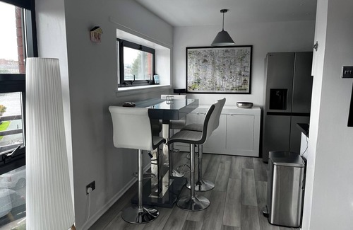 City Centre Glasgow Apartment | Exquisite 2-Bedroom Apartment in the Heart of Glasgow City Centre