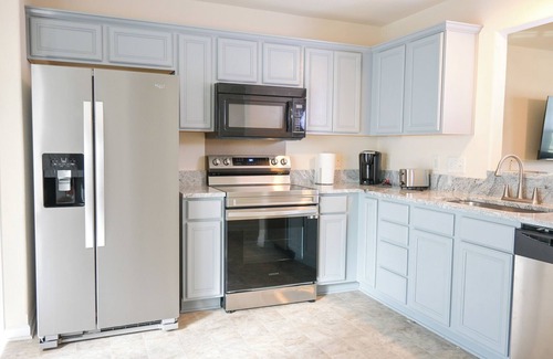 Charlotte House | Exquisite 3 Bedroom house in a quiet cul de sac , 10 mins from uptown Charlotte