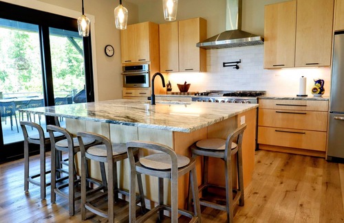 Hampstead House | Exquisite 4BR, Boater's Dream, Private Dock!