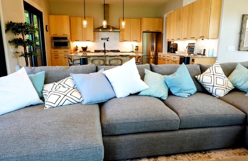 Hampstead House | Exquisite 4BR, Boater's Dream, Private Dock!