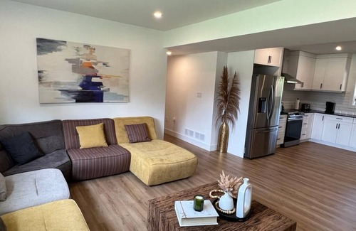 Port Elgin House | Exquisite 6 Bedrooms Contemporary Home