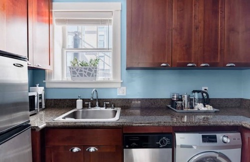 Belltown Apartment | Exquisite City Center Oasis! Walk to Cruise Terminal, Convention Center, Amazon!
