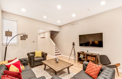 North Philadelphia West House | Exquisite Downtown 5B/3.5B w/Patio!