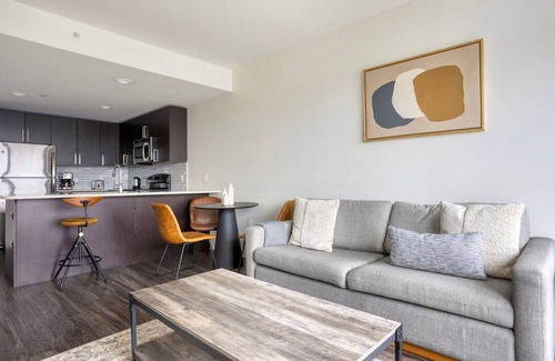 East Cambridge Apartment | Exquisite East Cambridge 1BR w/Gym & W/D, near T Stop, by Blueground