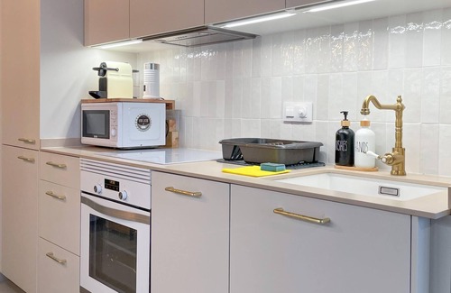 Vilanova I la Geltru Apartment | Exquisite 2-bedroom Apartment on Rambla by Hostem