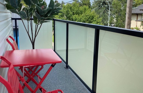 Southeast Edmonton Apartment | Exquisite Guest House
