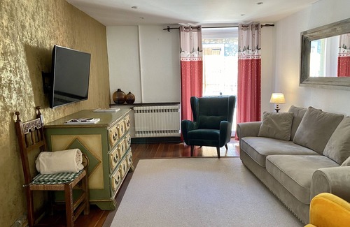 Llivia Apartment | Exquisite high mountain duplex in the town centre of Llívia