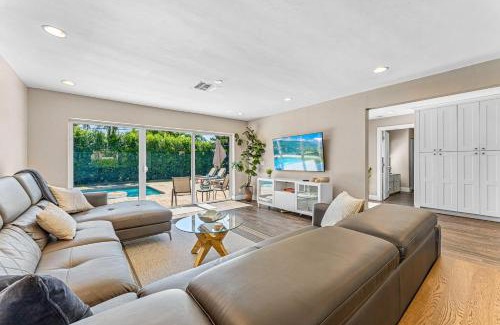 Lauderdale-by-the-Sea House | Exquisite House In Lbts- 7 Min Walk To The Beach!