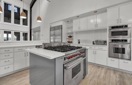 Lake Bradford -Cascade Lake House | Exquisite Huge Lakehouse 3 miles from FSU and downtown. Sleeps 16+