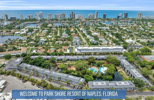 Park Shore House | Exquisite Luxury First Floor Condo - Easy Walk to Amenities
