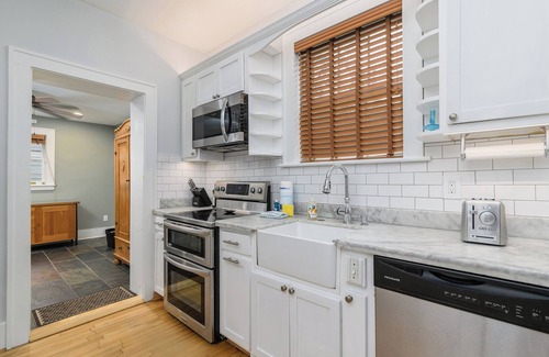 Chatham Crescent House | Exquisite Music Inspired Ardsley Park Home by Lucky Savannah