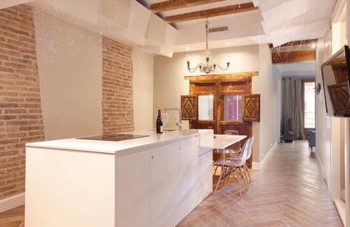 La Ribera Apartment | Exquisite Renovated Flat With Lots Of History At The Core Of Barcelona 3 BR 3BTH