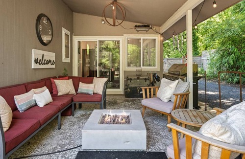 Garden Home-Whitford House | Exquisite Single Level Getaway, Pet Friendly, Gorgeous Outdoor Seating Area, Game Room, Toys, BBQ