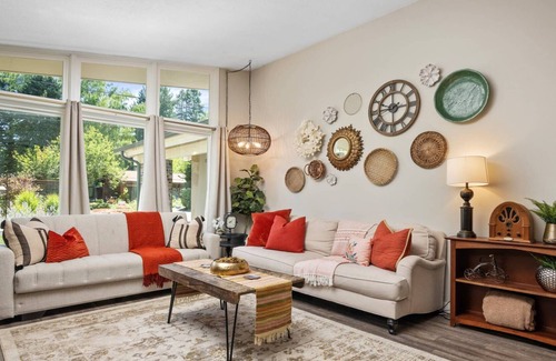 Garden Home-Whitford House | Exquisite Single Level Getaway, Pet Friendly, Gorgeous Outdoor Seating Area, Game Room, Toys, BBQ